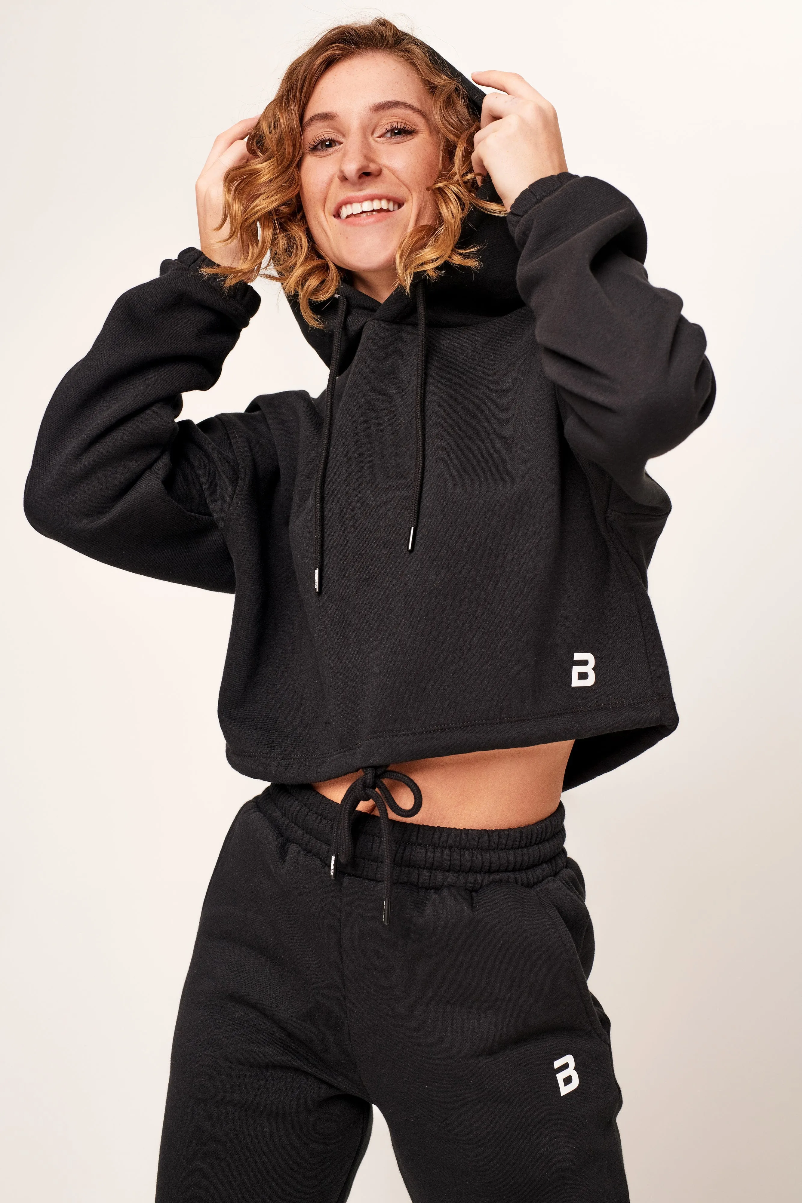 LEAGUE women crop-sweater